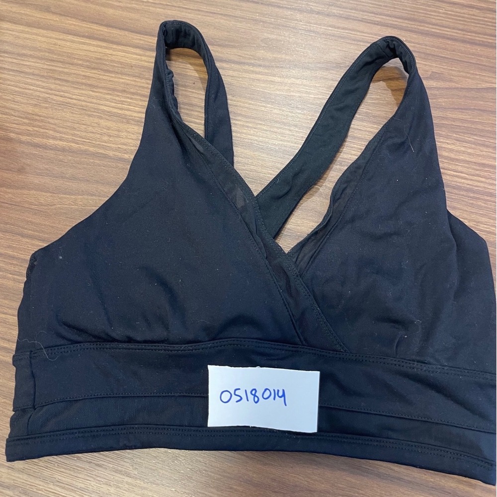 Fabletics Womens Black Surplice V-Neck Criss Cross Back Sports Bra Activewear